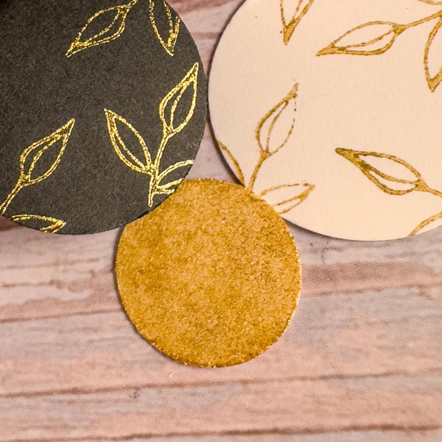 Delicata Golden Glitz – Stempelkissen Gold mit echtem Metallic - Schimmer - IN LOVE WITH PAPER