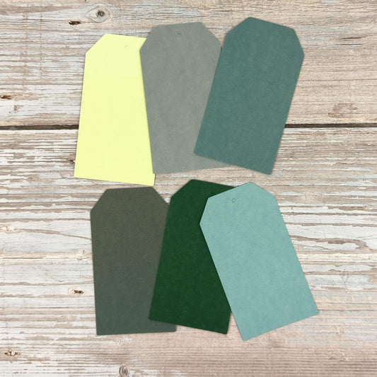 Geschenkanhänger in Grüntönen