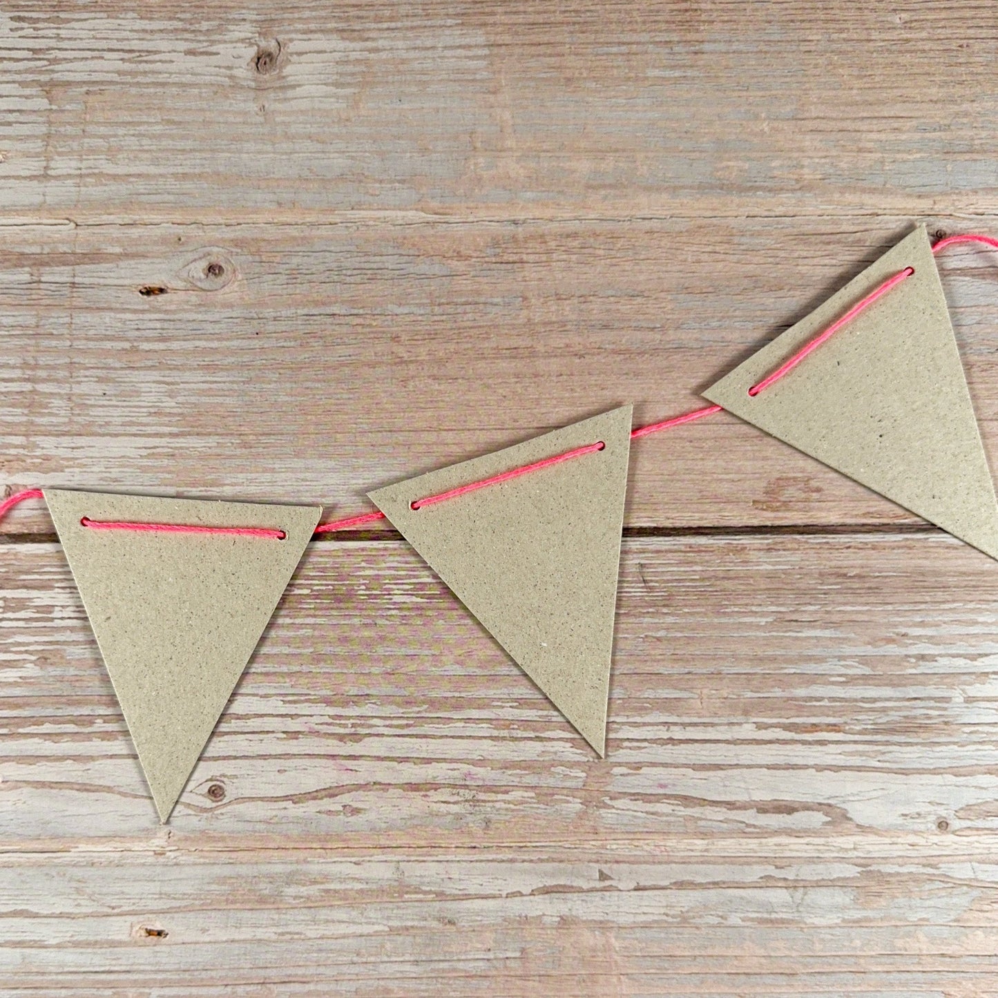 Geschenkanhänger Papierwimpel (24 Stück)