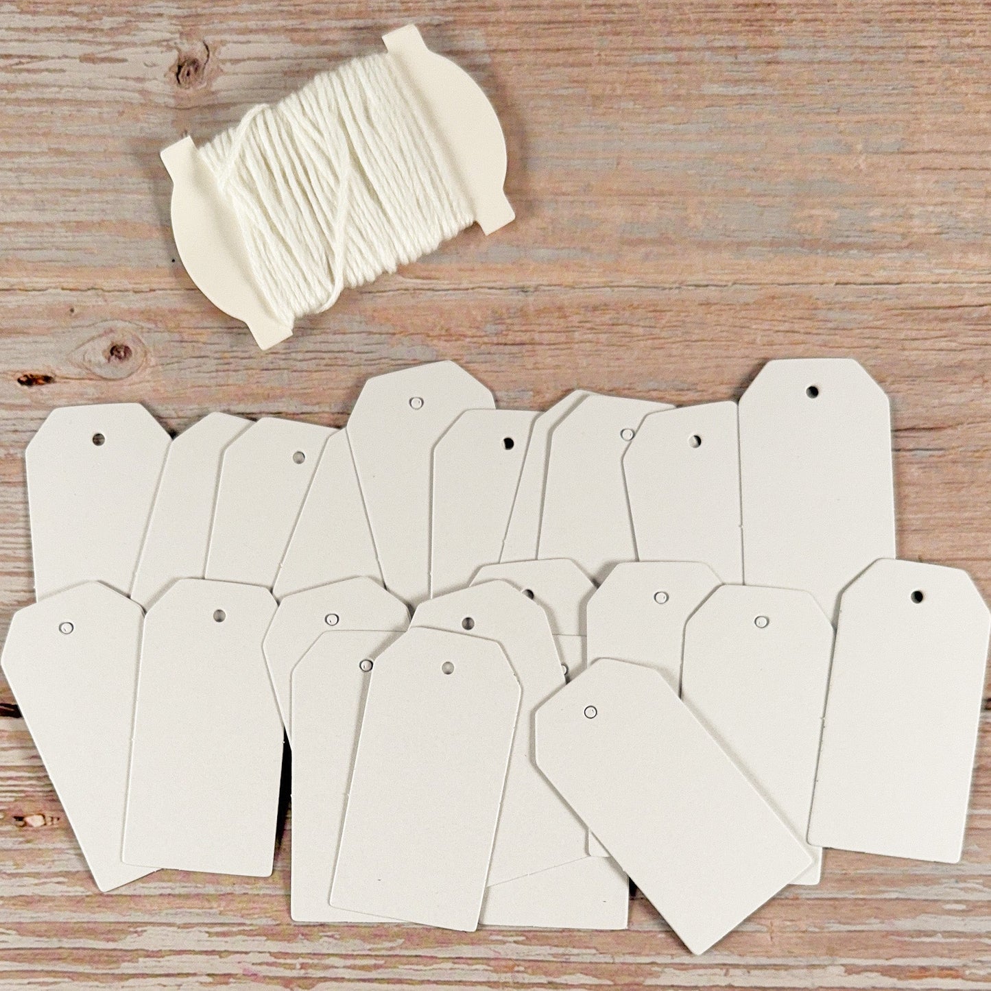 Geschenkanhänger weiß (24 Stück) - IN LOVE WITH PAPER
