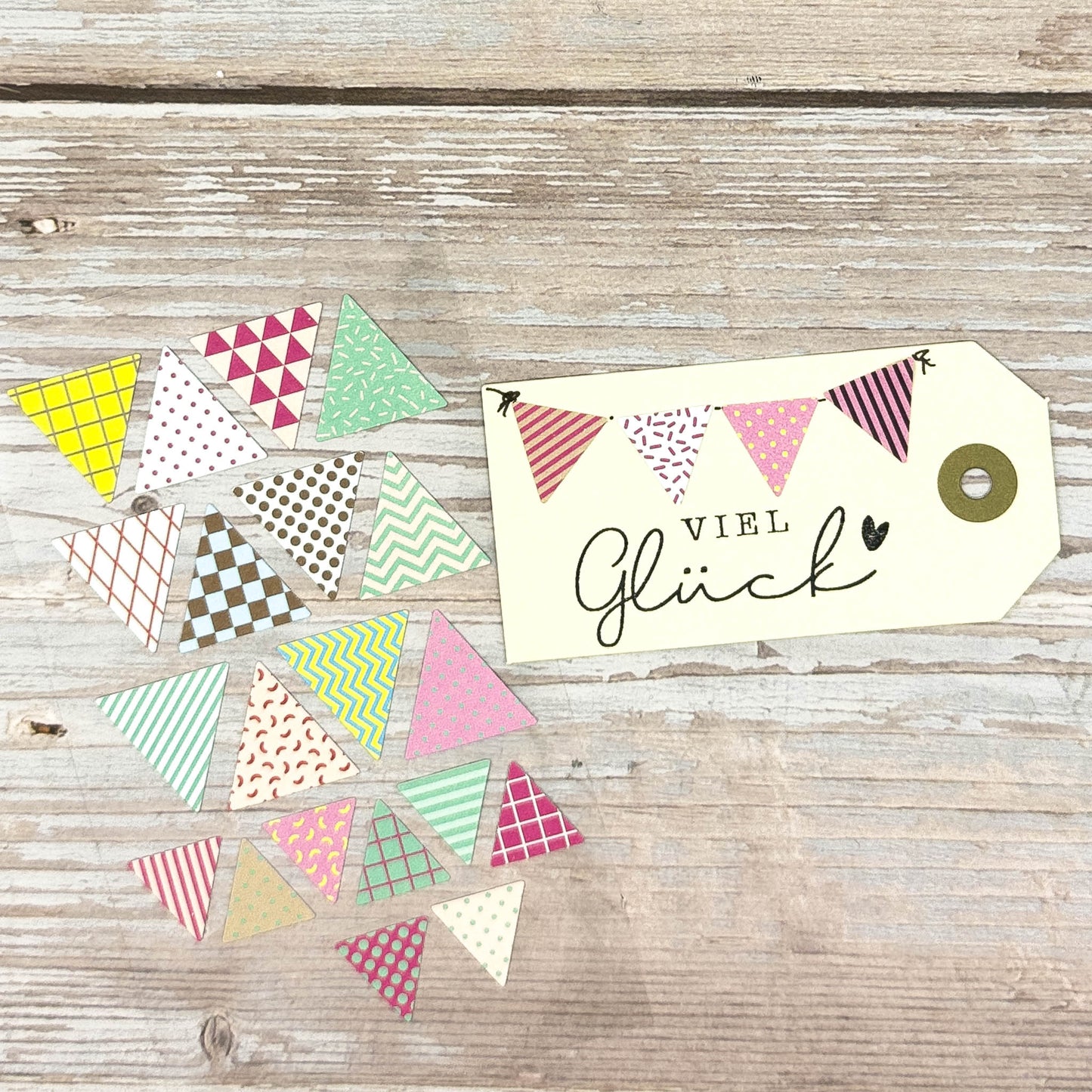 Masking - Tape Bunte Dreiecke/Wimpel - IN LOVE WITH PAPER