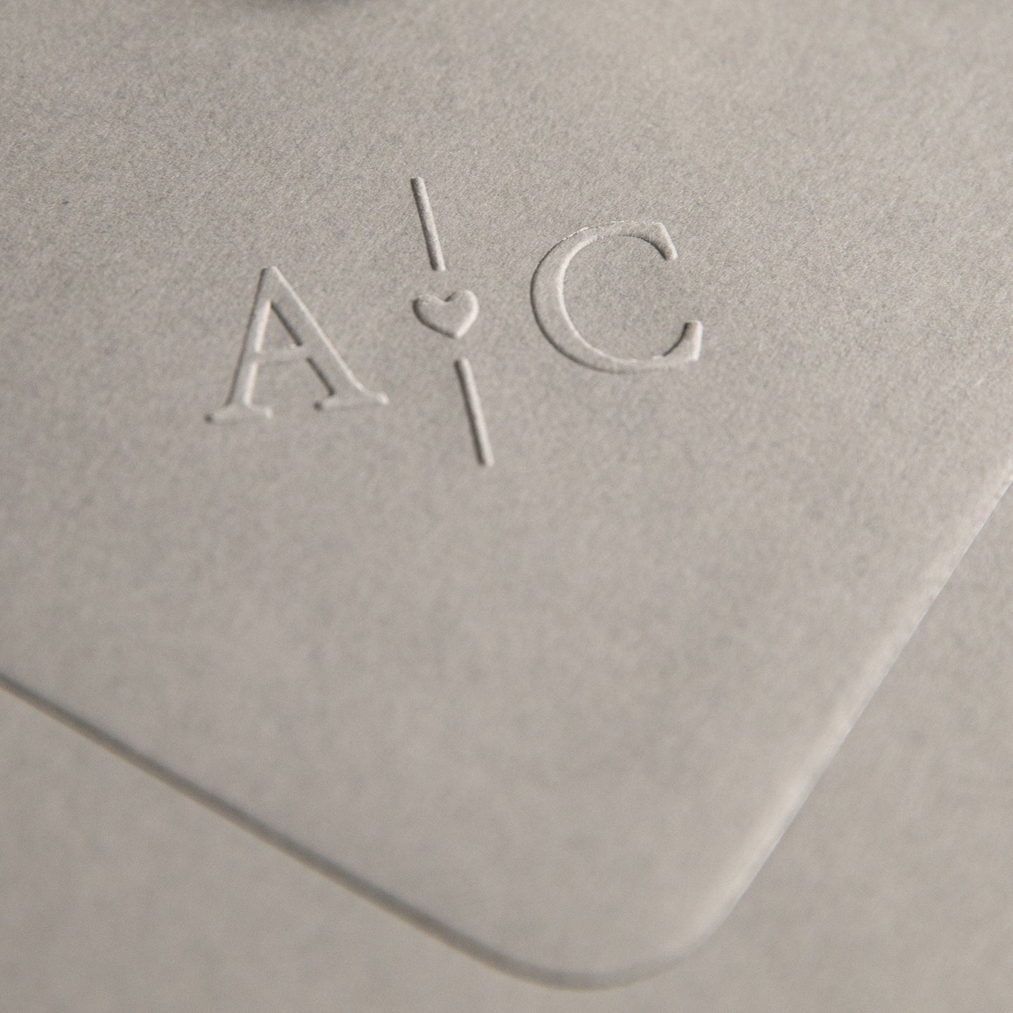 Prägestempel mit Deinem Logo & Deinem Design - IN LOVE WITH PAPER