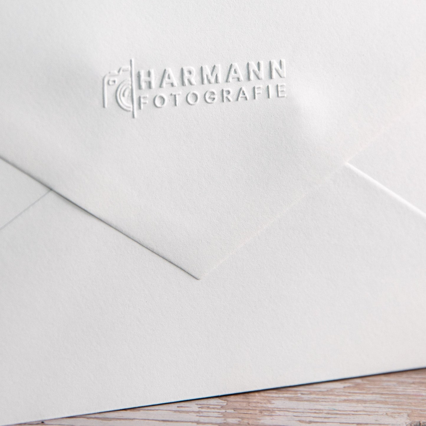 Prägestempel mit Deinem Logo & Deinem Design - IN LOVE WITH PAPER