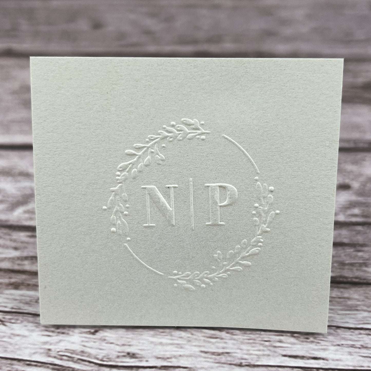 Prägestempel Hochzeit mit Initalen und Blumenkranz - Motiv "Ludwigshafen"
