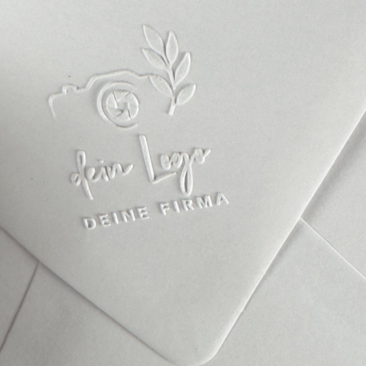 Prägestempel mit Deinem Logo & Deinem Design - IN LOVE WITH PAPER