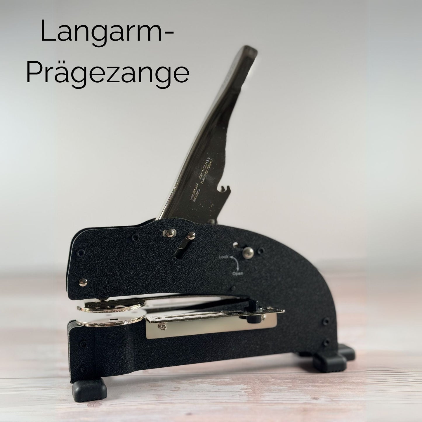 Prägestempel mit Deinem Logo & Deinem Design - IN LOVE WITH PAPER