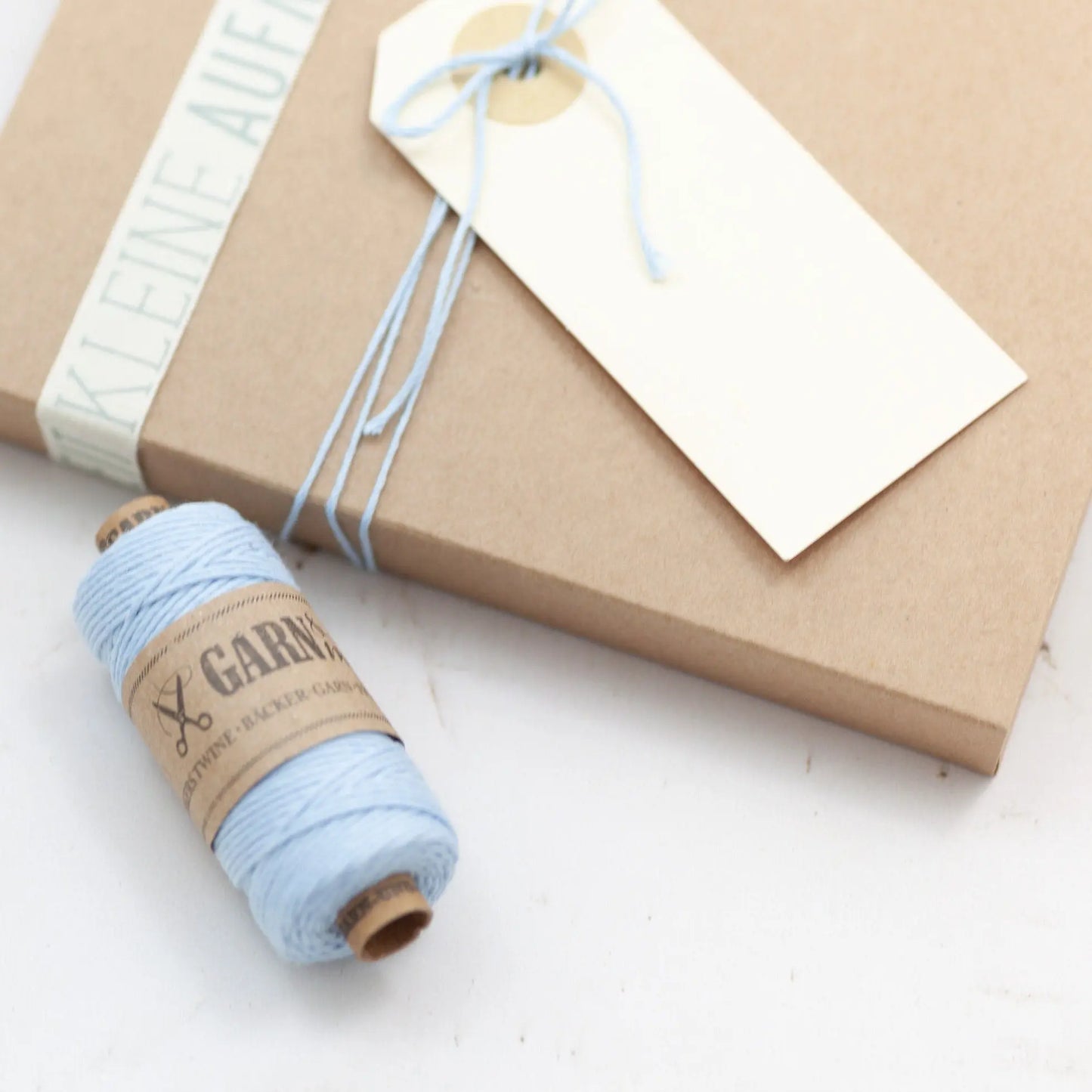 Bäckergarn hellblau einfarbig - IN LOVE WITH PAPER