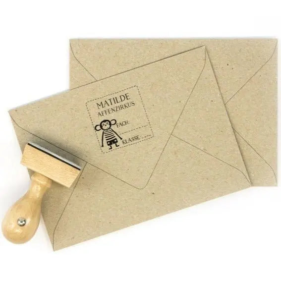 Schulstempel "Affenzirkus" personalisiert - IN LOVE WITH PAPER