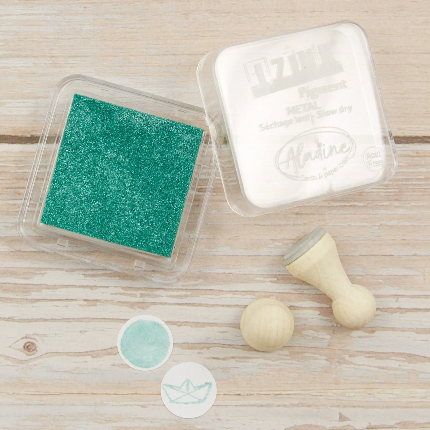 Stempelkissen grün metallic// Pigment Ink Pad Aladine iZink "Metal Green" - IN LOVE WITH PAPER