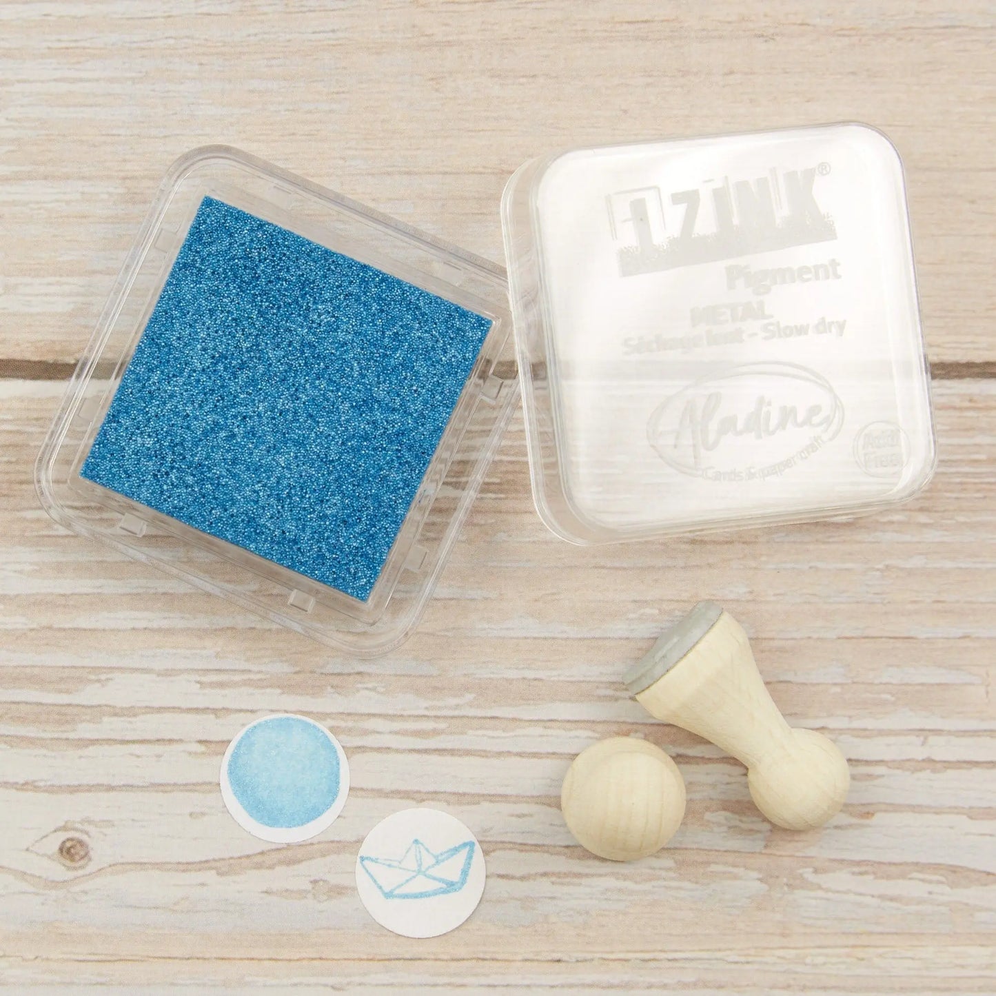 Stempelkissen hellblau metallic// Pigment Ink Pad Aladine iZink "Metal Light Blue" - IN LOVE WITH PAPER