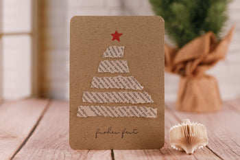 Weihnachtskarte aus alten Buchseiten – schlicht, nachhaltig und besonders - IN LOVE WITH PAPER