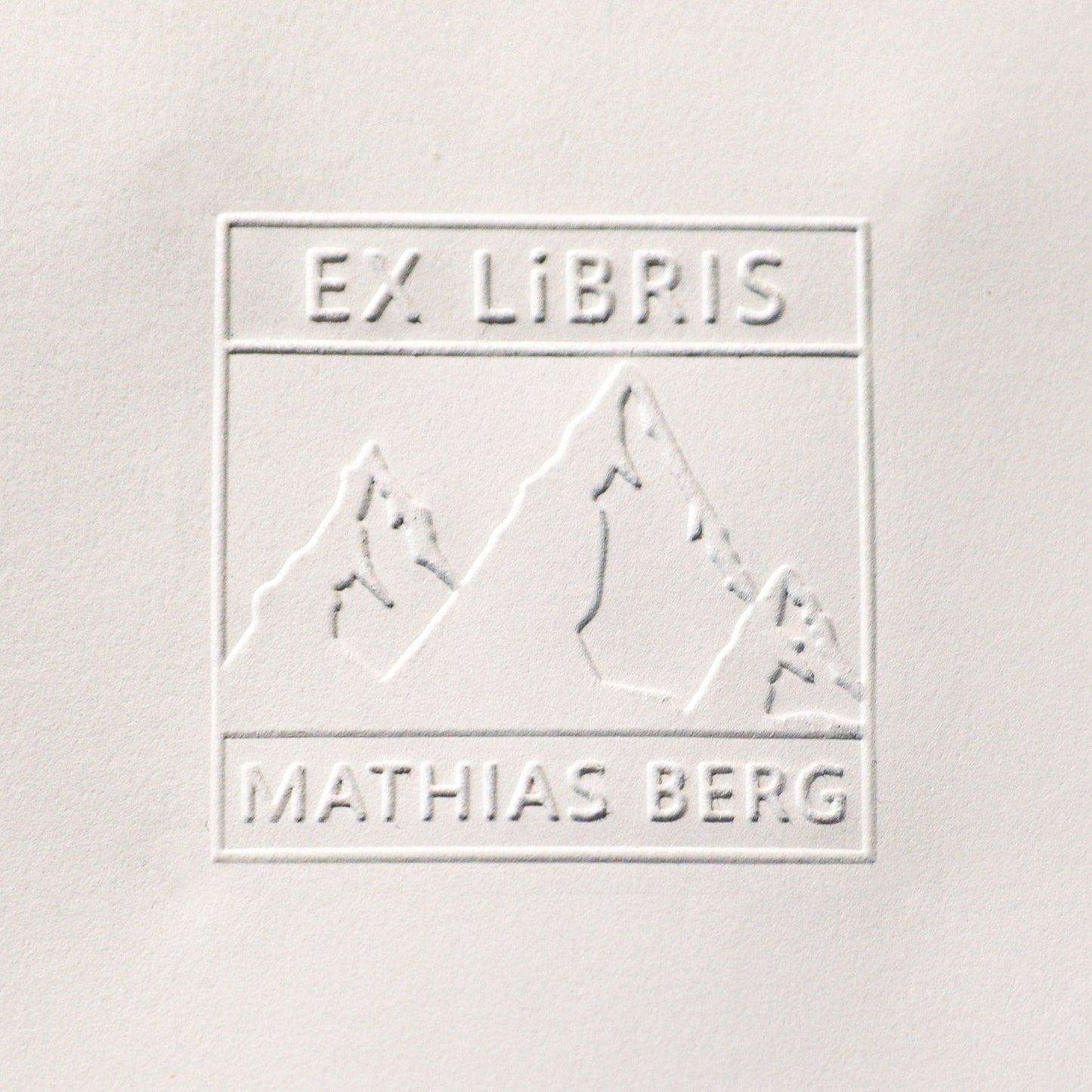 Buchprägestempel "Bergliebe" - IN LOVE WITH PAPER