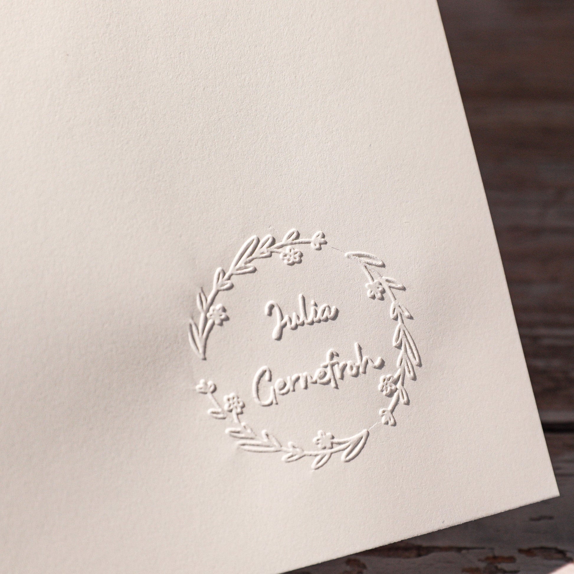 Buchprägestempel „Frühlingskranz" - IN LOVE WITH PAPER
