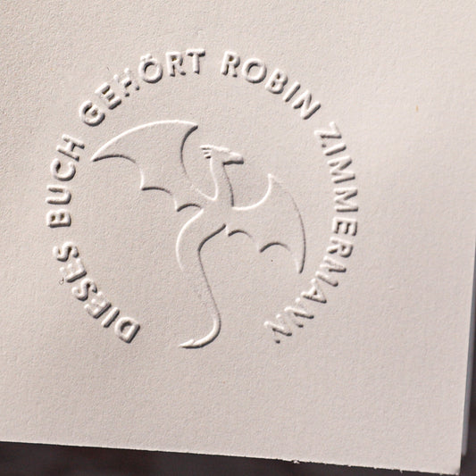 Buchprägestempel „Lesedrache" - IN LOVE WITH PAPER
