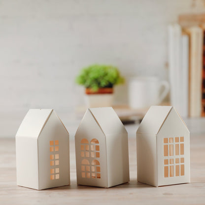 Papphäuser mit Bändchen (24 Stück) in weiß