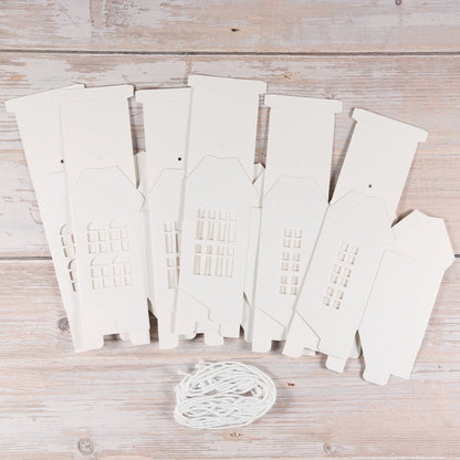 Papphäuser mit Bändchen (6 Stück) in weiß