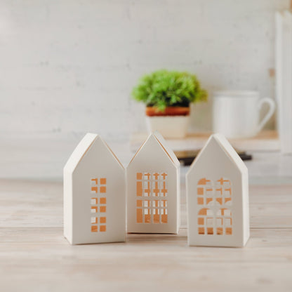 Papphäuser mit Bändchen (24 Stück) in weiß