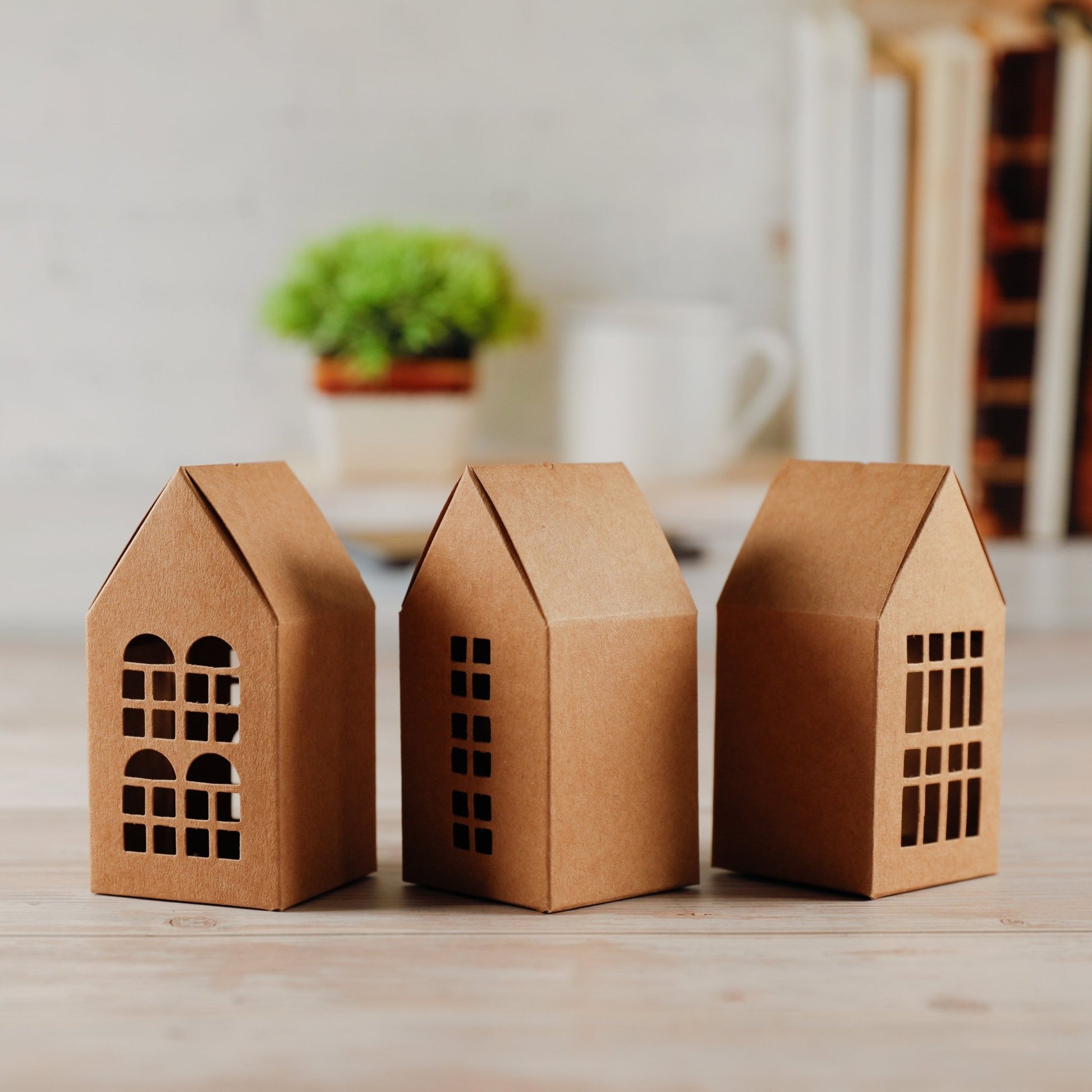 Papphäuser mit Bändchen (24 Stück) Kraftpapier