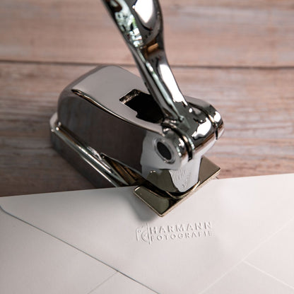 Prägestempel mit Deinem Logo & Deinem Design - IN LOVE WITH PAPER