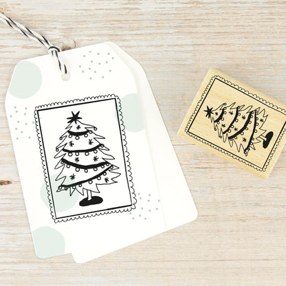 Stempel "Briefmarke mit Tannenbaum" (zwei Größen) - IN LOVE WITH PAPER