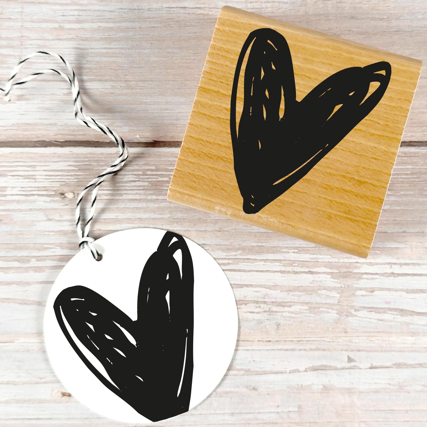 Stempel „Herz“ (in zwei Größen) - IN LOVE WITH PAPER