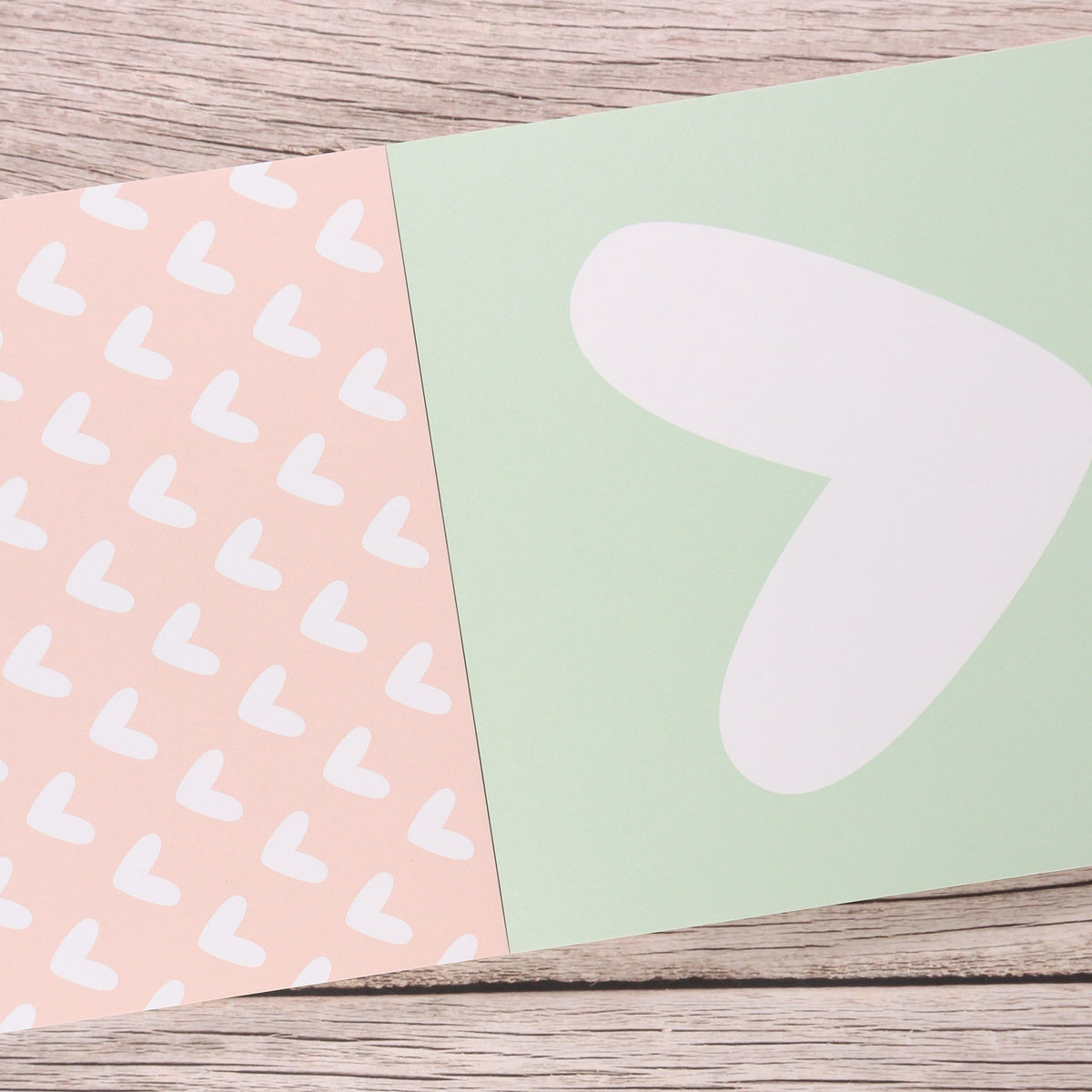 LOVE it Designpapier Muster große Herzen in Rosa